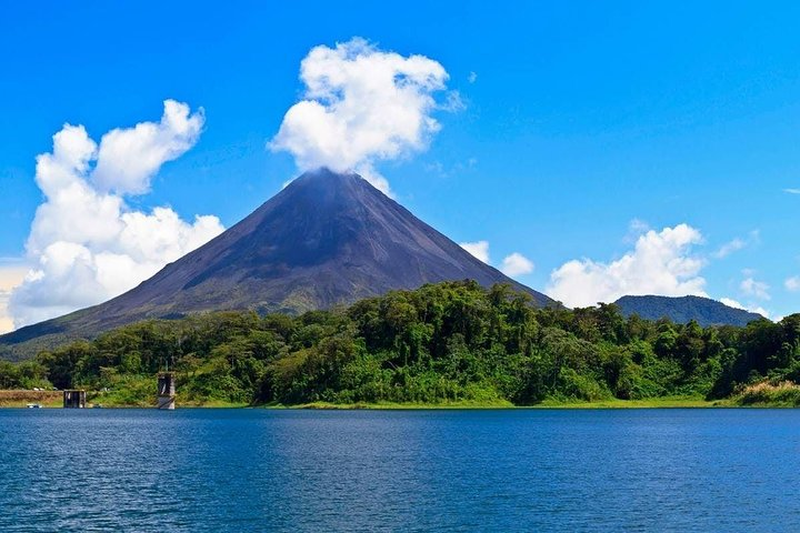 Transportation from Tamarindo beach to La Fortuna - Photo 1 of 2